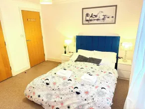 City Centre - Sleeps 2 - Wifi Parking Projector - Image 4