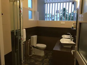 Casa vacanze di lusso con 5 camere da letto vicino al porto di Katunayake - Image 3