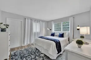 ⭐Only 5 Minutes To Beach ⭐ Downtown, Fast Wi-fi, Free Parking, Outdoor Grill - Image 4