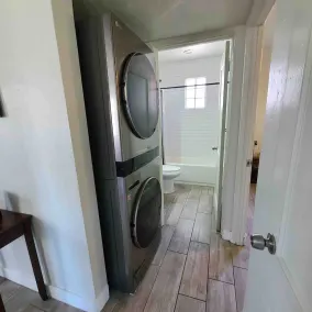 Artsy Modern Downtown 2 Bed Home with Garage & Backyard. Pet friendly! - Image 2