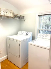 Stunning Beach Cottage just steps from Marblehead Harbor and Town - Image 4