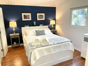 Renovated Mid-century - Walk to Harbor/Doheny! - Image 4