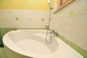 Apartment Honey Bee - Image 3