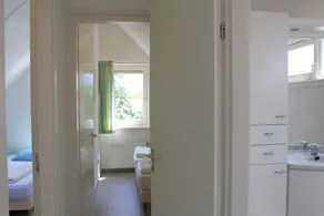 Modern holiday home with a large garden.  Near the beach - Image 3