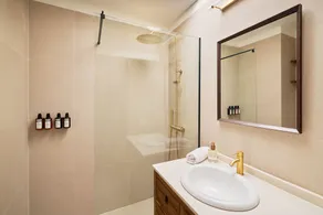 121 Seafront, heated pools, golf - Image 2