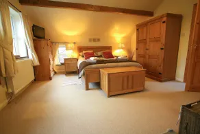 Cottage di campagna indipendente con 5 camere da letto e 3 en suite - Image 2