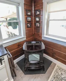 Completely Renovated Waterfront Home - minutes to amenities!  - Image 3