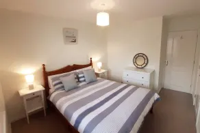 A modern 3 double bedroom house in Camber, Rye near the sand dunes & beach. - Image 3