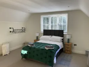 5Bed-10Guests-Fireplace-HotTub-Pets ok-Parking - Image 4