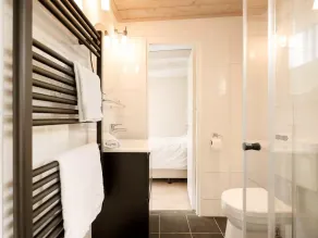 Fantastic holiday home near hot tub - Image 3