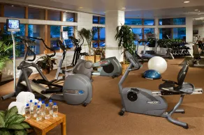 Living Space with Access to Hot Tub, Pool & Gym - Image 3