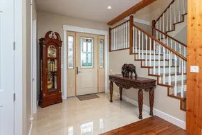 'Above It All'  a spacious sundrenched house with expansive deck and Epic views. - Image 2