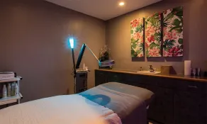 Official Wyndham Palm-Aire 2BR Suite - Sleeps 8 - Pools, Balcony & Resort Access - Image 2