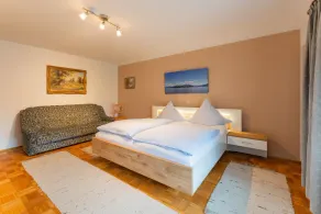 Ferienwohnung Hartsee, 80qm, 1 Schlafzimmer, Erker, Balkon - Image 4