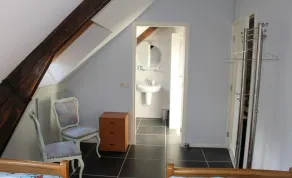 Converted farmhouse on estate with swimming + fishing pond, jacuzzi/sauna (paid) - Image 3