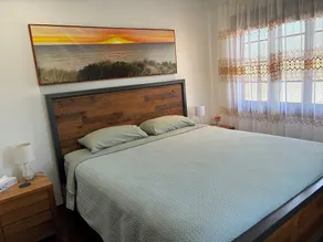 Queenslander apartment with plenty of space and very tropical.Sleeps six people. - Image 5