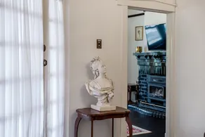 4 bedroom stone home walking distance to the best restaurants - Image 2