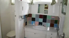 2 Seacombe Grove, Ventnor - Image 2