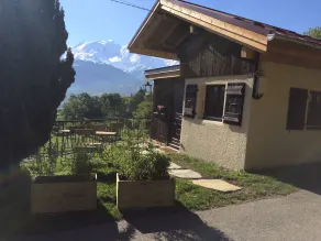 Small chalet with breathtaking views of Mont-Blanc, 5 minutes from the ski slopes - Image 4