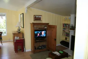 Cozy, Romantic Cottage just 3 minutes from the village of Mendocino! - Image 2
