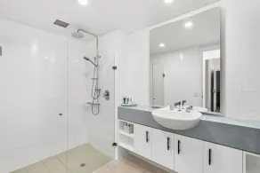 Beach Club Palm Cove 2 Bedroom Luxury Penthouse - Image 3