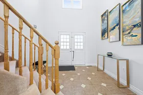 Peaceful - 4 bdrm home with fast WIFI free parking - Image 2
