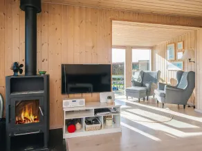 Spacious Holiday Home in Hejls near Sea - Image 4