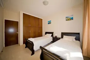Villa em estilo Sea Point Villa em Coral Bay com piscina privativa - Image 4