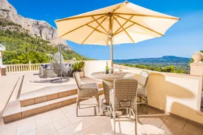 Villa de 4 chambres avec vues spectaculaires - Image 5