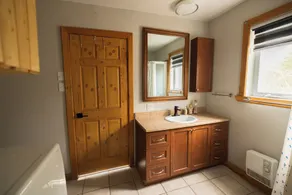 Chalet De Papa (Hot Tub & Perfect Ski Cottage) - Image 3
