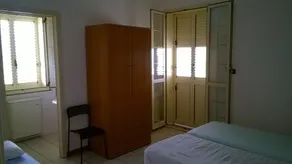 Self-management room for 5 people with private bathroom. - Image 5