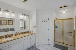 Oceanblock 4 bed / 4 full baths with Courtyard, Outdoor Shower, 2 Decks - Image 2