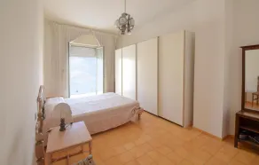 Casa fronte mare con 4 camere da letto a Policastro Bussentino - Image 4