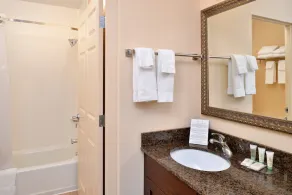 Studio Suite w/ Full Kitchen in Palmdale, CA - Image 3