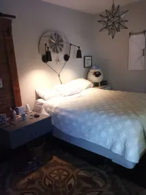 UPPER 3 rm.  studio B&B steps from beach & farm markt/shop'g.; dogs ok w/fee. - Image 4