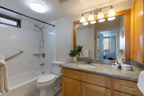 Light & Airy 8th Floor Ocean View Condo with Lanai condo - Image 4