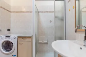Apartamento 'Dimora La Quiete' com vista para a montanha, terraço privado e varanda - Image 3