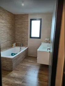 Superb new villa with 6-seater spa - Image 4