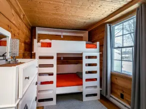 Cozy 2-bedroom Cottage with Access to Bantam Lake - Image 3