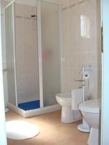 Tizzano, villa con giardino individuale. - Image 2