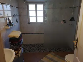 Amy's vacation home - Image 4