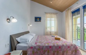 Studio Apartment Ljiljana II with Balcony and Sea View - Image 5