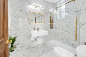 Luxury NY Home 3BR with Easy Parking  - Image 2