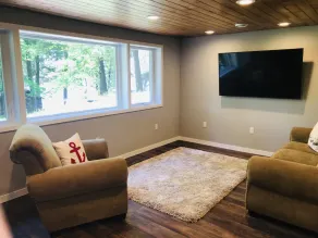 Remodeled Cabin with High end Finishes set on one Acre of Lake Frontage - Image 2