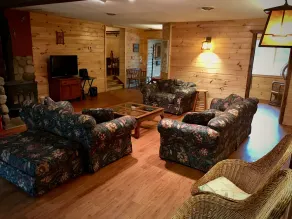 Perfect location right on the upper Hudson River. Just 5 miles from Gore - Image 4