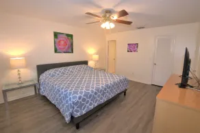 Luxurious 3 BR in Quiet Central Stuart Community - Image 5