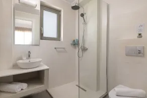 3 charming newly built semi-detached luxury villas 200m from the sea - Image 2