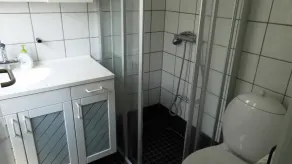 Nur 10 meter zum Strand. Geniessen Sie es von sanften Wellen geweckt zu werden. - Image 4