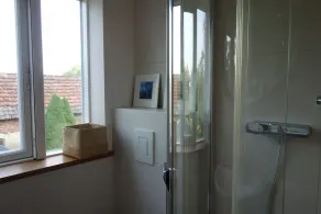 Cozy cottage in a fantastic location right on the river with a beautiful garden - Image 3