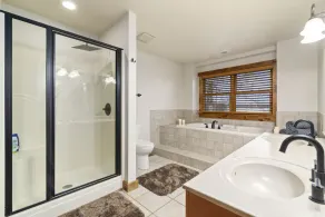 Private Retreat on 33 Acres with 1400 ft Lakeshore - Image 4